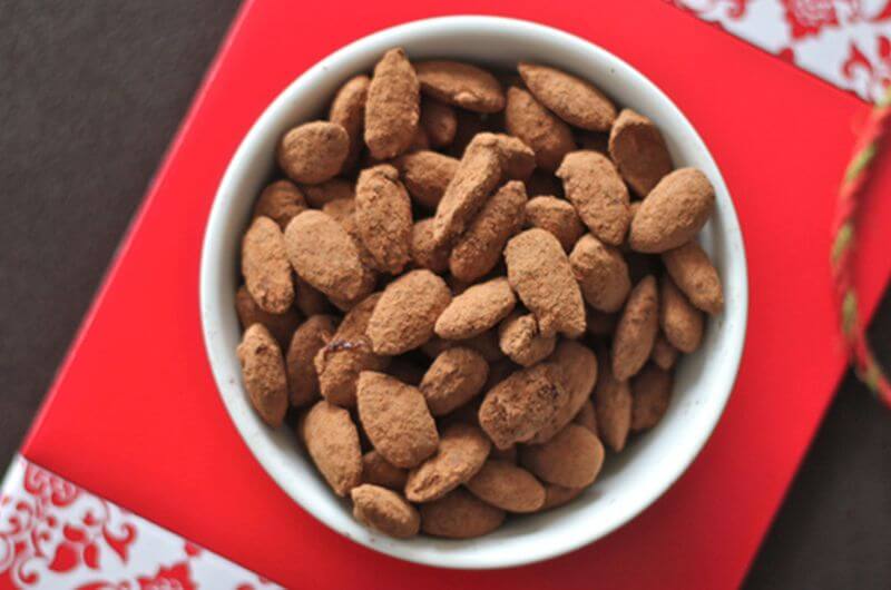 low calorie Cocoa Dusted Almonds recipe