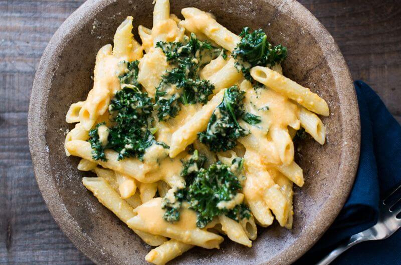 healthy kale mac and cheese