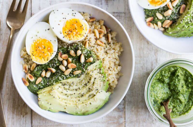 healthy quinoa breakfast bowls