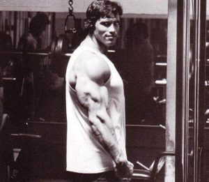 Arnold buigt tricep