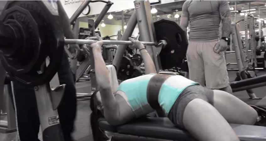 bench press form arch