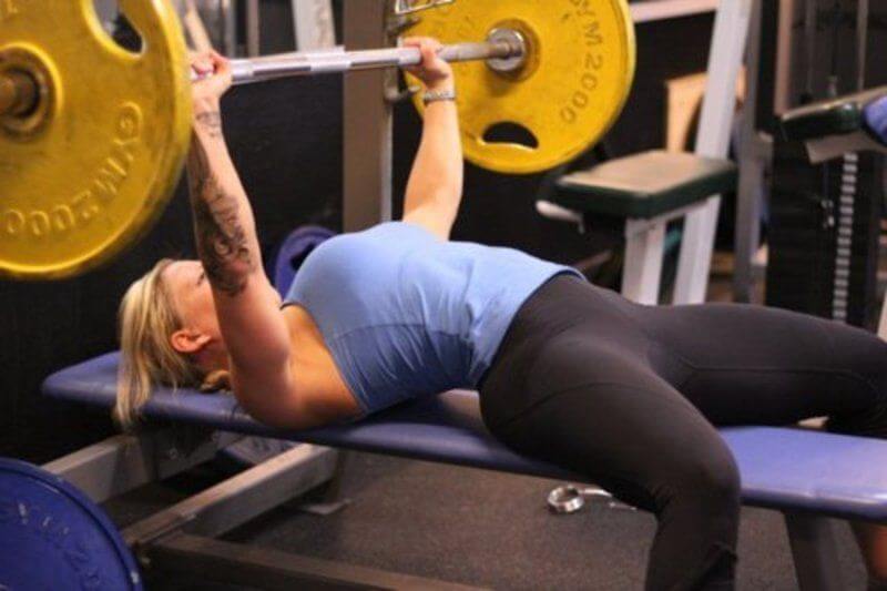 bench press form feet