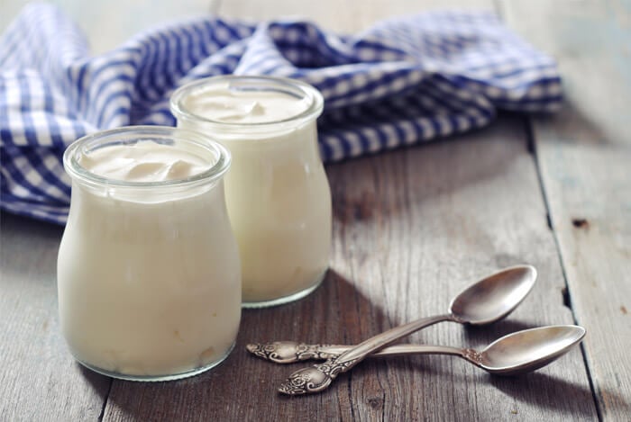 yogurt jars spoons