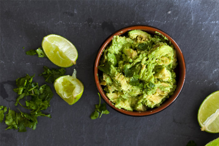 bowl avocado crushed