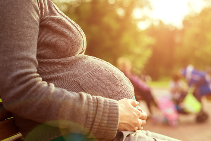 pregnant woman bench