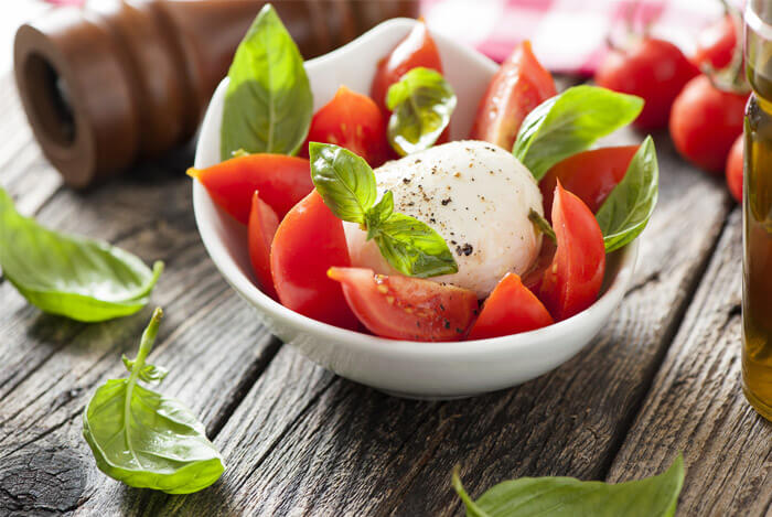 tomato basil mozzarella