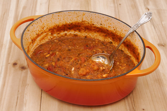 tomato sauce cast iron pot