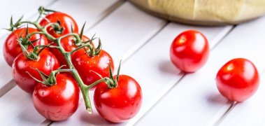 10 Reasons You Should Be Eating Tomatoes Every Day