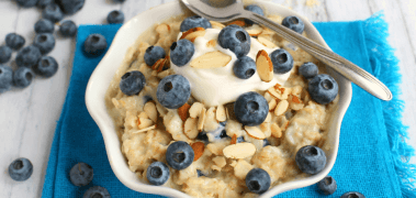 20 Healthy Oatmeal Recipes That Will Brighten Your Morning