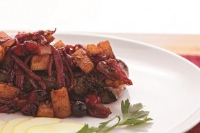 Recipe of the Week: Pear-Cranberry Beef Tenderloin