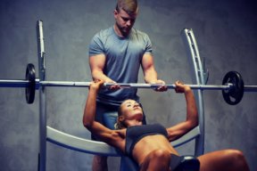 How to Not Suck at Spotting in the Gym