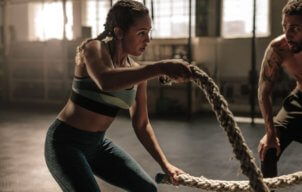 The Beginner’s Guide to Battle Ropes: Benefits, Exercises & Workouts