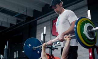 Weekly Research Roundup: Weightlifting for Fat Loss, Eating Vegetables to Boost Recovery, Health Effects of the Carnivore Diet, and More