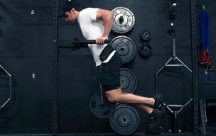 7 Best Close-Grip Bench Press Alternatives for Triceps Mass