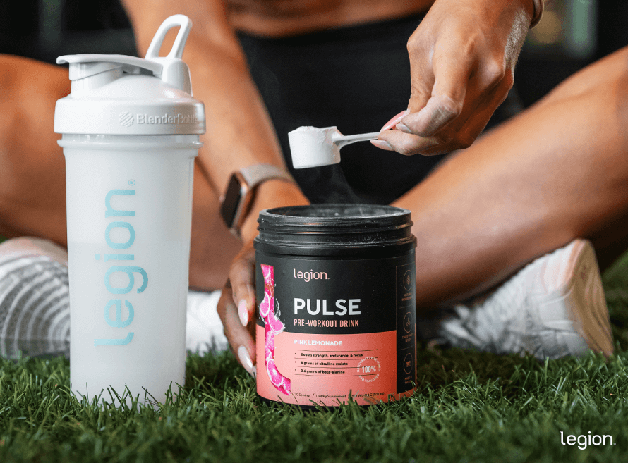 Athlete drinking pre-workout before training, considering how to store pre-workout so it lasts longer and doesn’t clump or spoil.